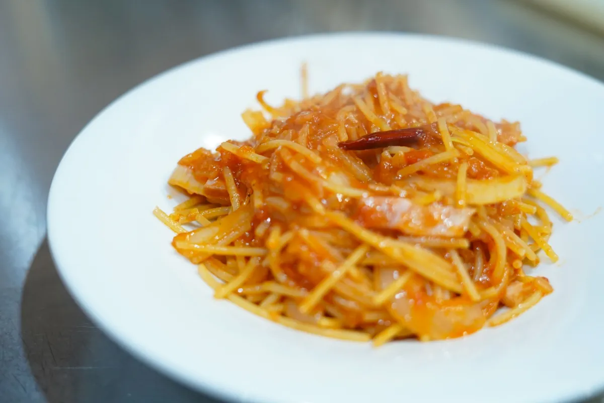 パスタを含むランチメニューをご用意